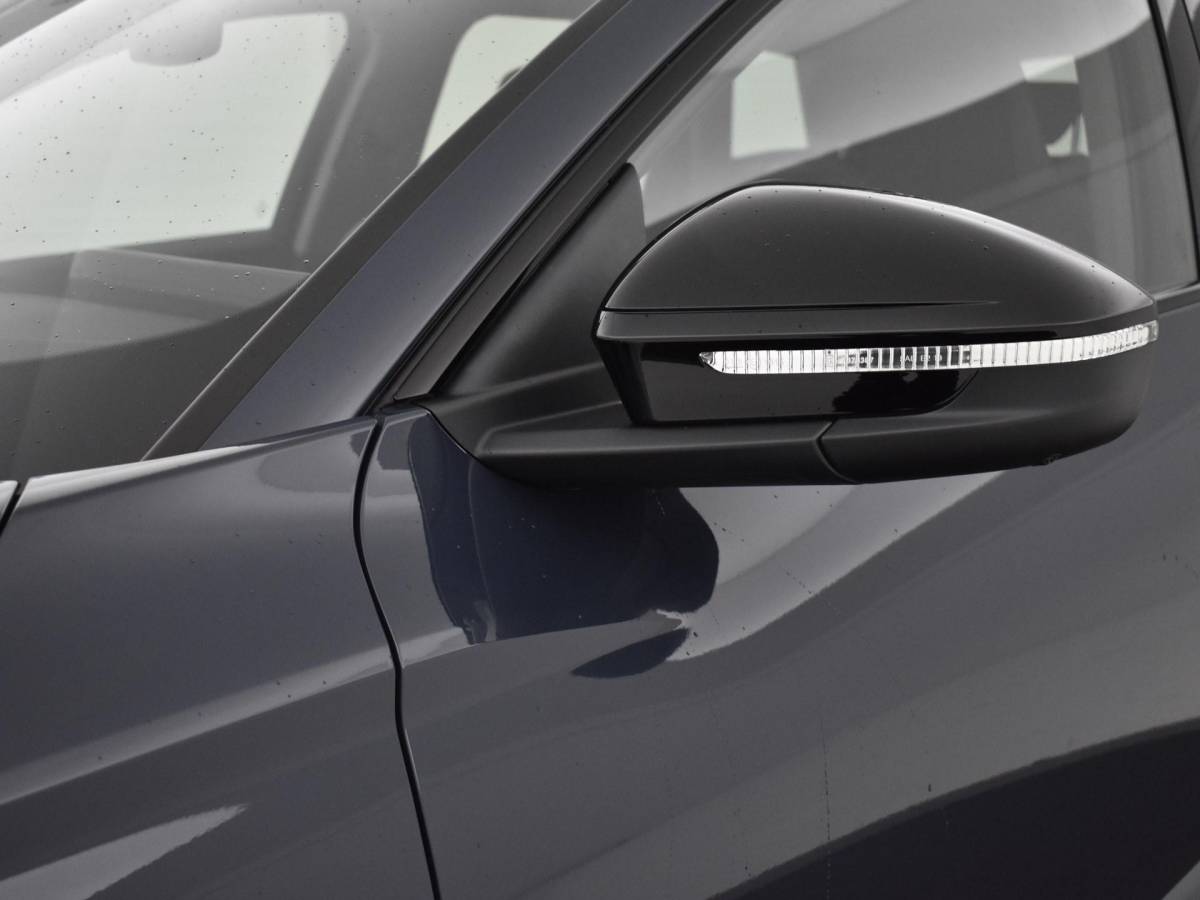 Audi Q6 e-tron Audi Q6 e-tron Launch edition quattro 100Kwh 388 PK · Panorama dak · Assistentiepakket Veiligheid · Tech Pro