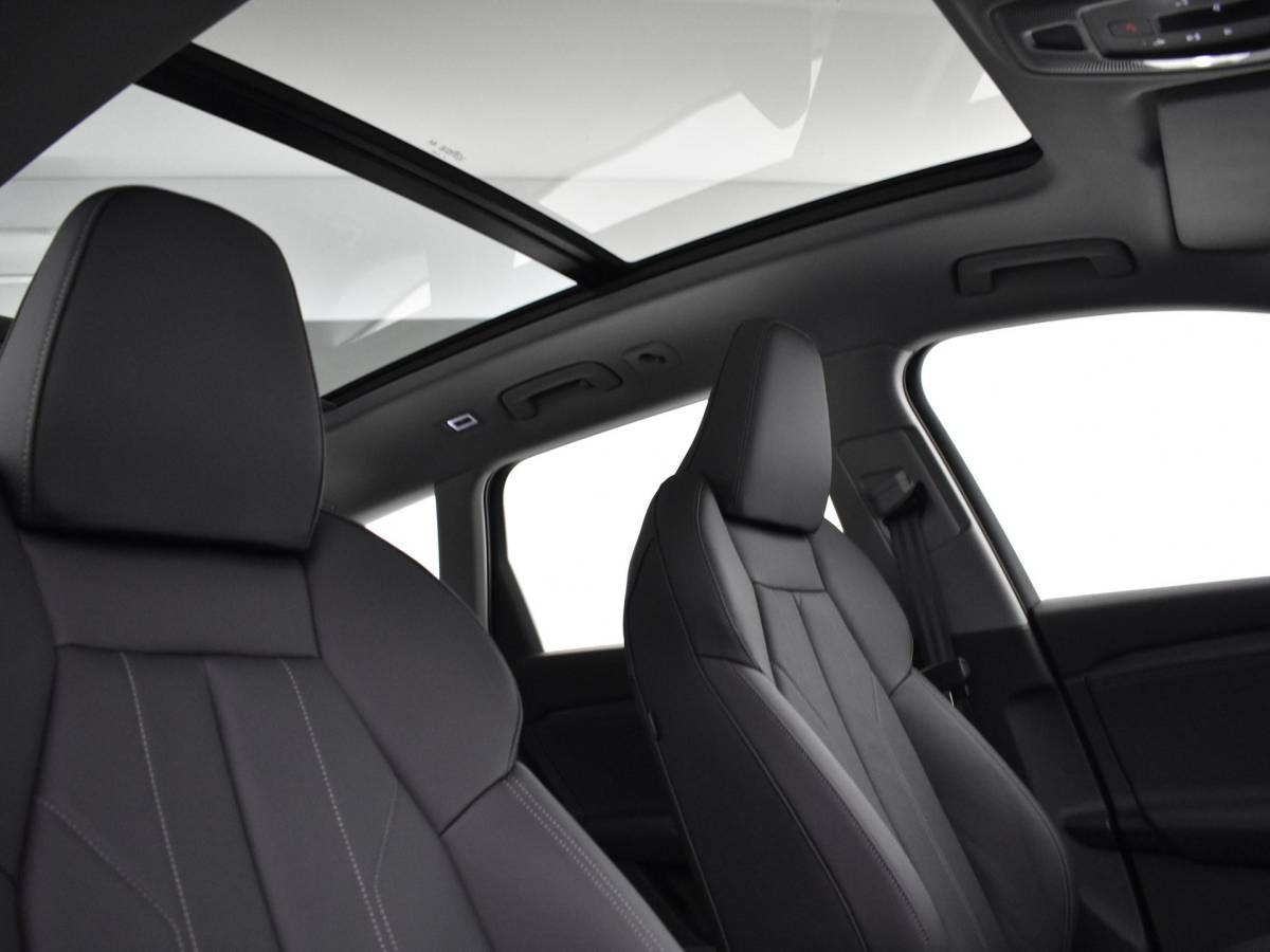 Audi Q6 e-tron Audi Q6 e-tron Launch edition quattro 100Kwh 388 PK · Panorama dak · Assistentiepakket Veiligheid · Tech Pro