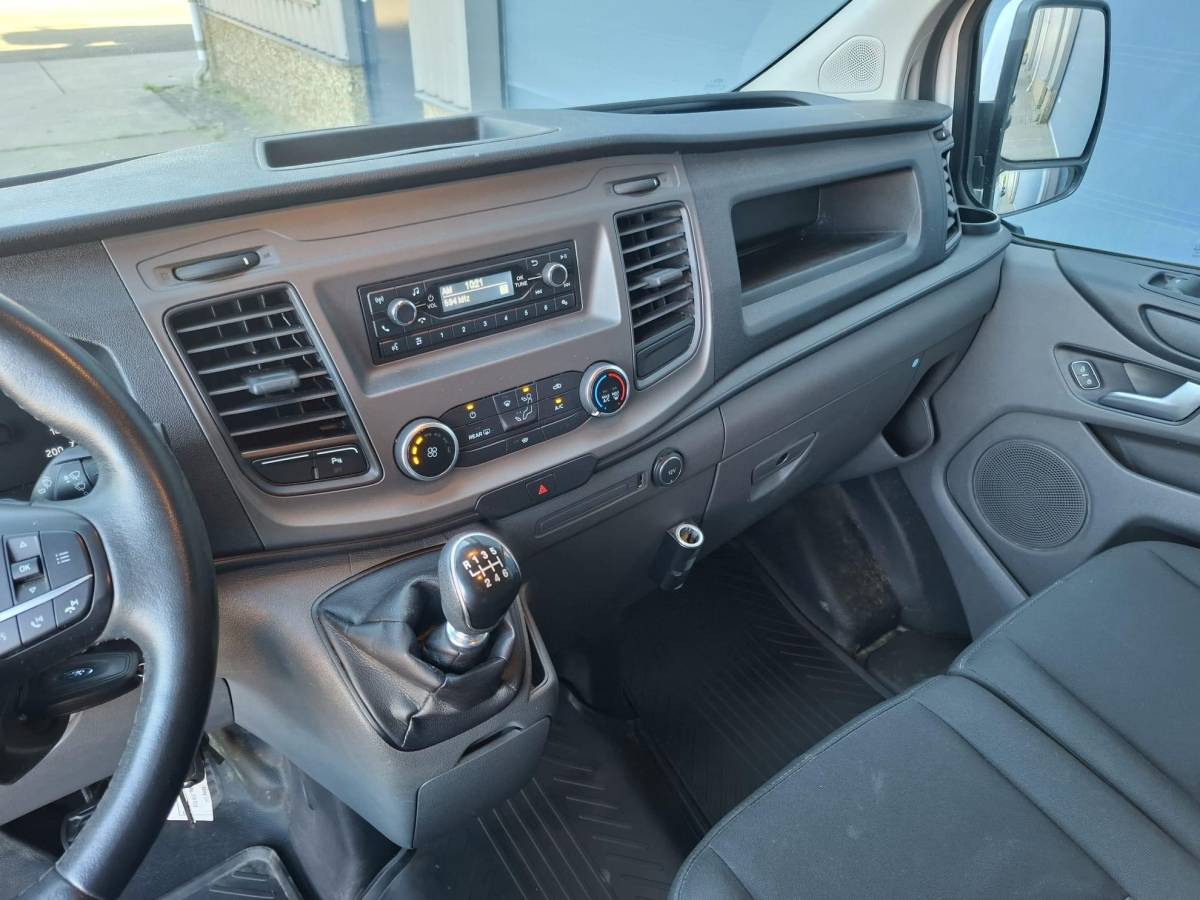 Ford Transit Custom Ford Transit Custom 340 2.0 TDCI L1H1 Trend AIRCO / CRUISE CONTROLE / 3 ZITS / TREKHAAK / EURO 6
