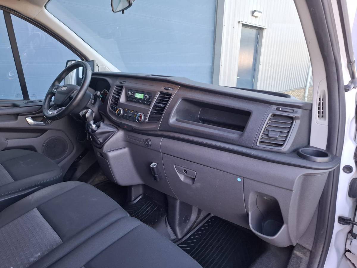 Ford Transit Custom Ford Transit Custom 340 2.0 TDCI L1H1 Trend AIRCO / CRUISE CONTROLE / 3 ZITS / TREKHAAK / EURO 6