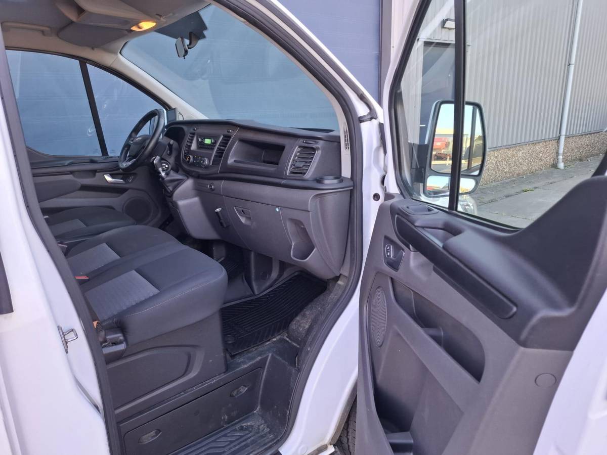 Ford Transit Custom Ford Transit Custom 340 2.0 TDCI L1H1 Trend AIRCO / CRUISE CONTROLE / 3 ZITS / TREKHAAK / EURO 6