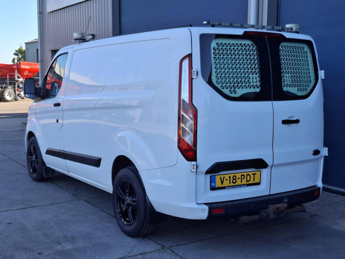 Ford Transit Custom Ford Transit Custom 340 2.0 TDCI L1H1 Trend AIRCO / CRUISE CONTROLE / 3 ZITS / TREKHAAK / EURO 6