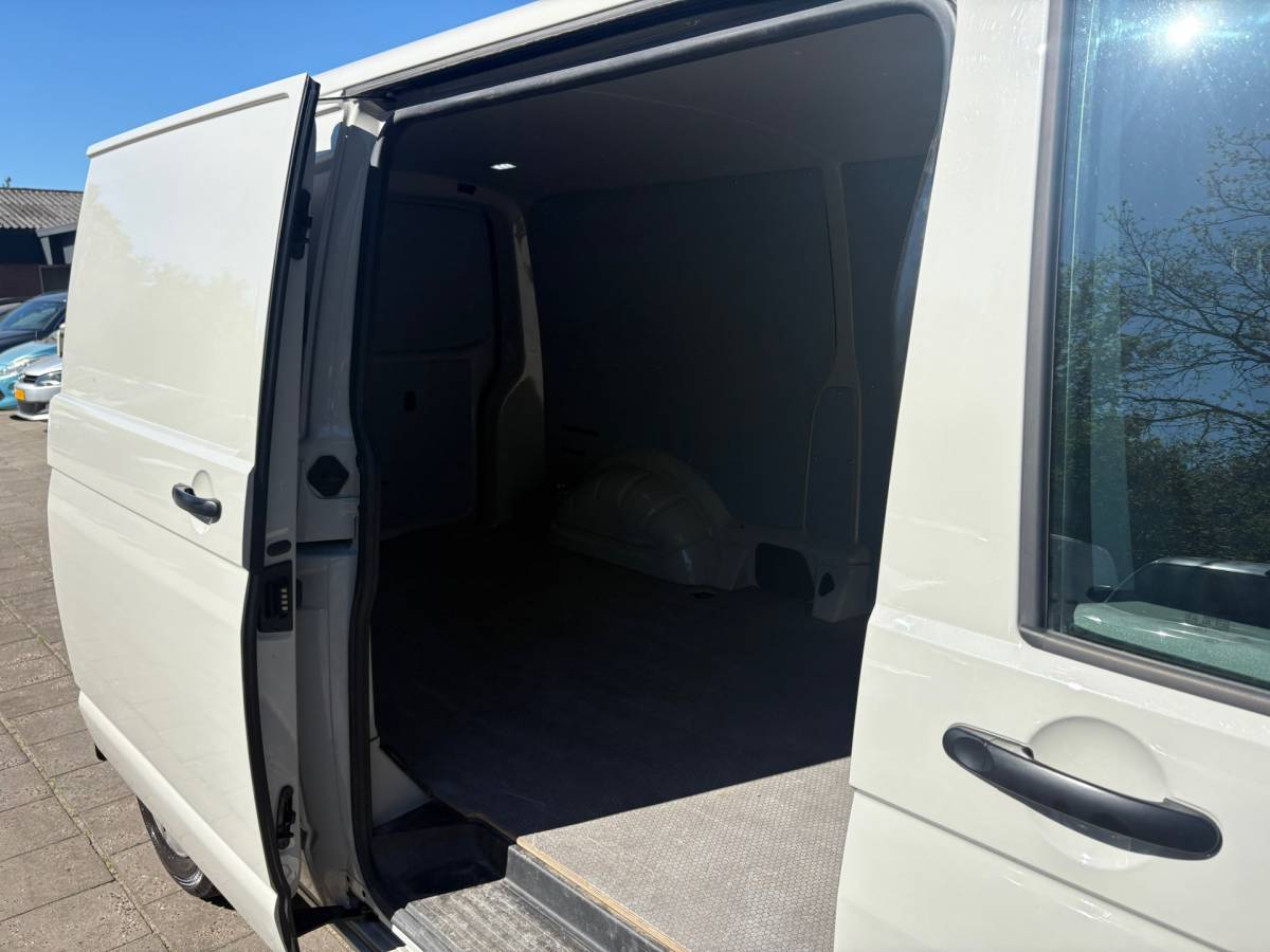Volkswagen Transporter Volkswagen TRANSPORTER 2.0 TDI L2H1150PK!|DSG Automaat|cruise control|airco|achteruitrijcamera|apple carplay|drie zitplaatsen
