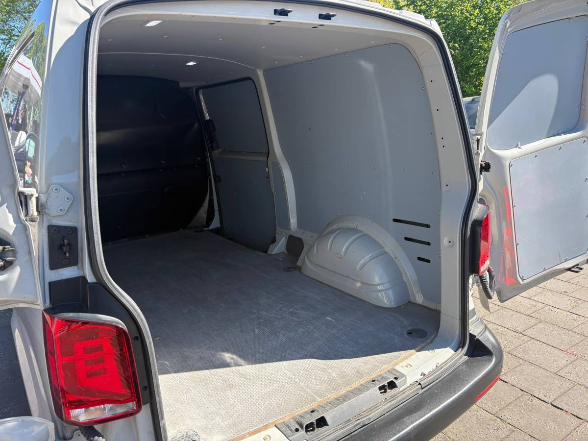 Volkswagen Transporter Volkswagen TRANSPORTER 2.0 TDI L2H1150PK!|DSG Automaat|cruise control|airco|achteruitrijcamera|apple carplay|drie zitplaatsen