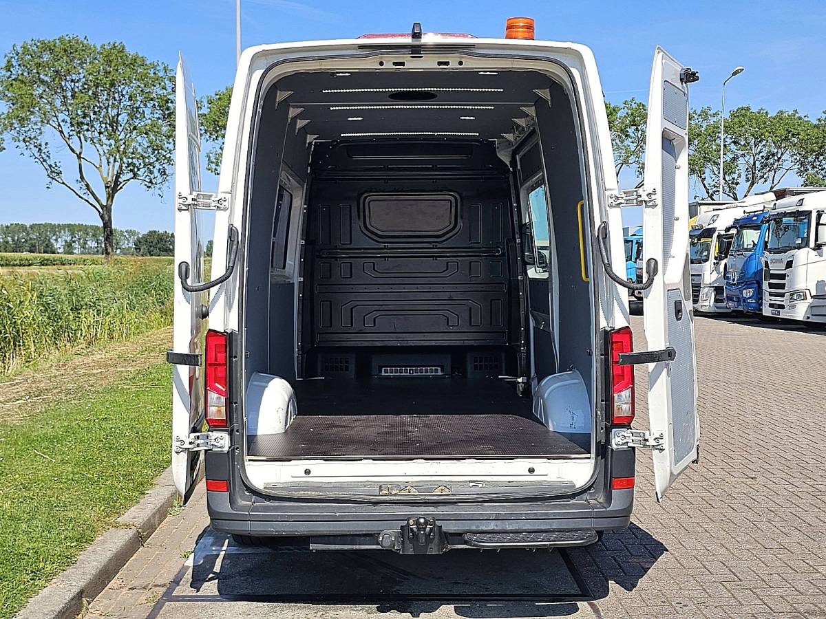 Volkswagen Crafter VOLKSWAGEN CRAFTER 2.0 l3h3 rwd euro6 ac!