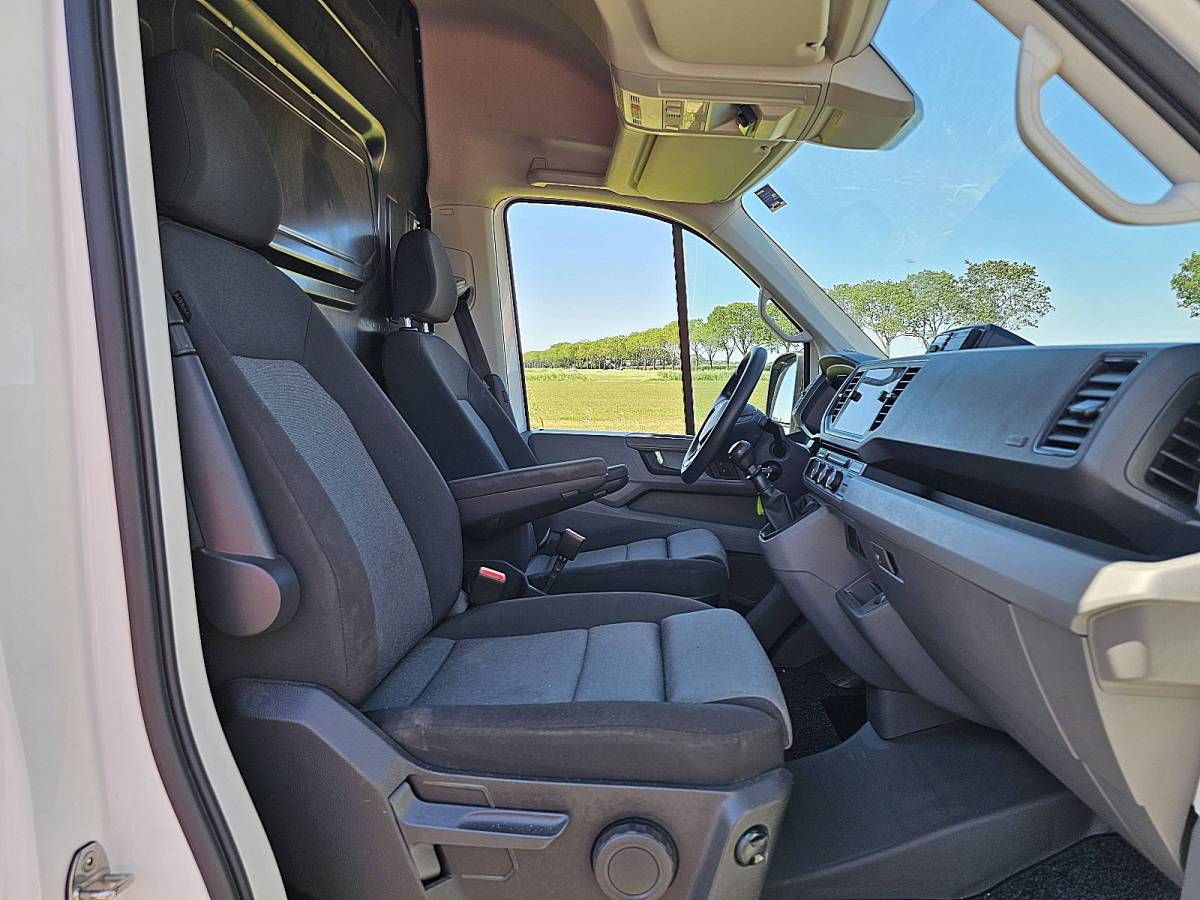 Volkswagen Crafter VOLKSWAGEN CRAFTER 2.0 l3h3 rwd euro6 ac!