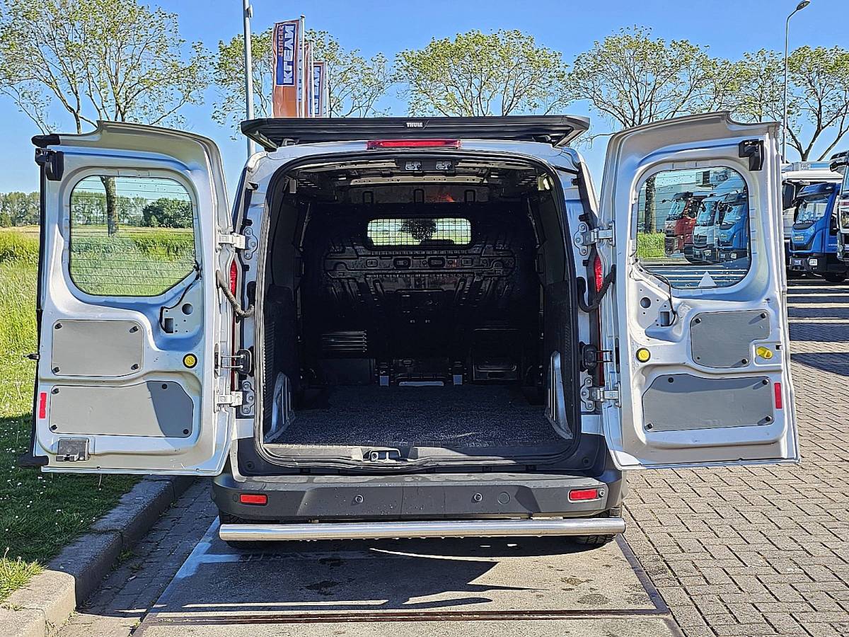Ford Transit Connect FORD TRANSIT CONNECT 1.6 l1 navi 3-zit airco!
