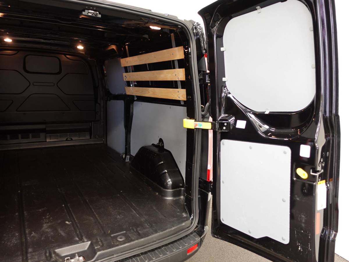 Ford Transit Custom Ford Transit Custom 300 2.0 TDCI L2H1 Trend Automaat Airco Navi Cruisecontrol Camera Parkeersensoren Trekhaak