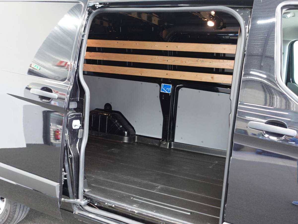 Ford Transit Custom Ford Transit Custom 300 2.0 TDCI L2H1 Trend Automaat Airco Navi Cruisecontrol Camera Parkeersensoren Trekhaak
