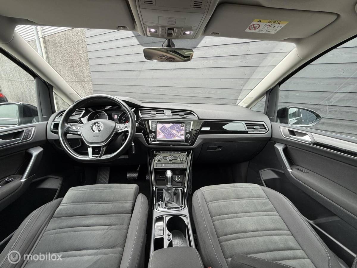 Volkswagen Touran Volkswagen Touran 1.4 TSI DSG Highline Pano.dak/Trekhaak/Camera