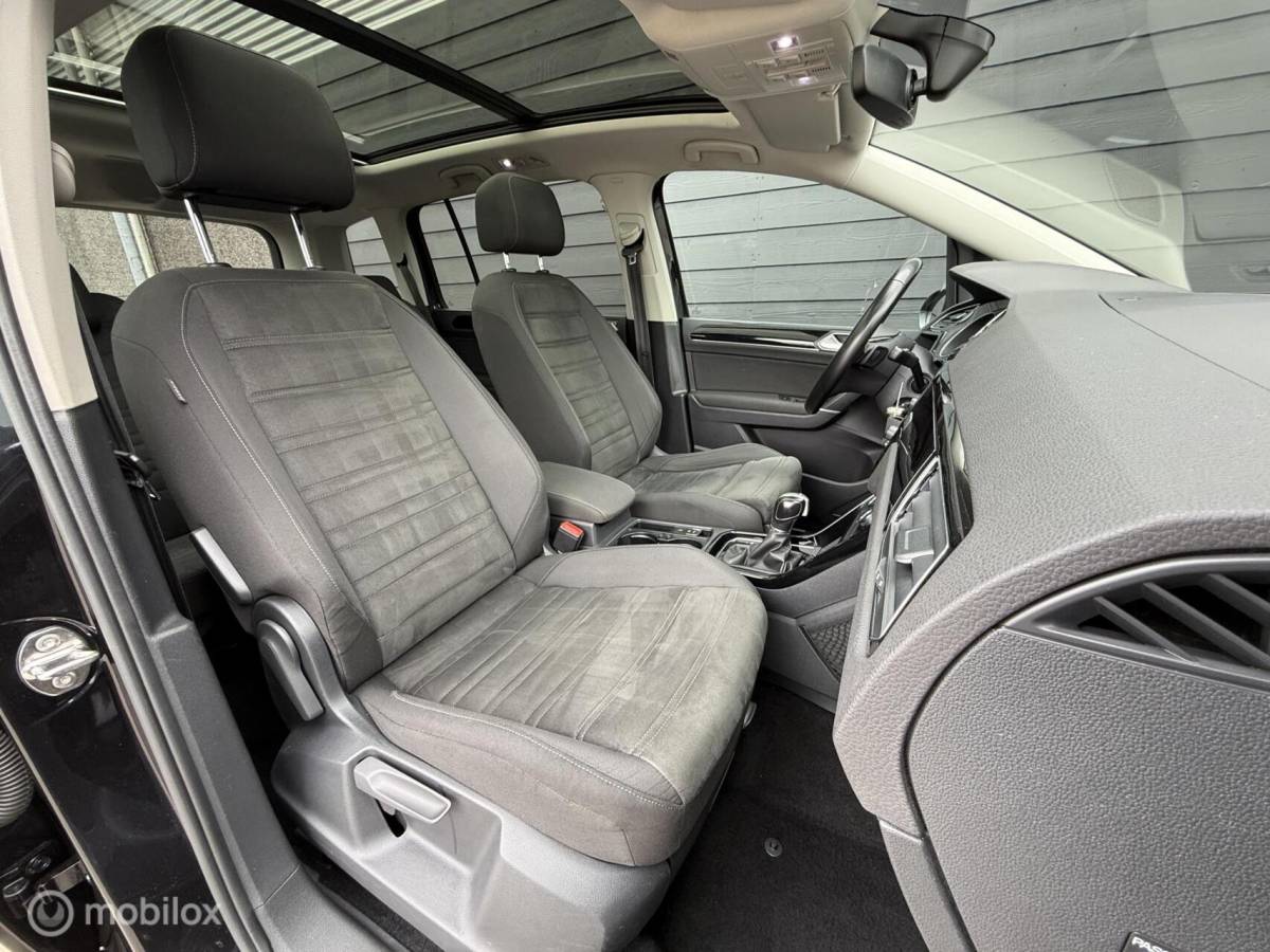 Volkswagen Touran Volkswagen Touran 1.4 TSI DSG Highline Pano.dak/Trekhaak/Camera