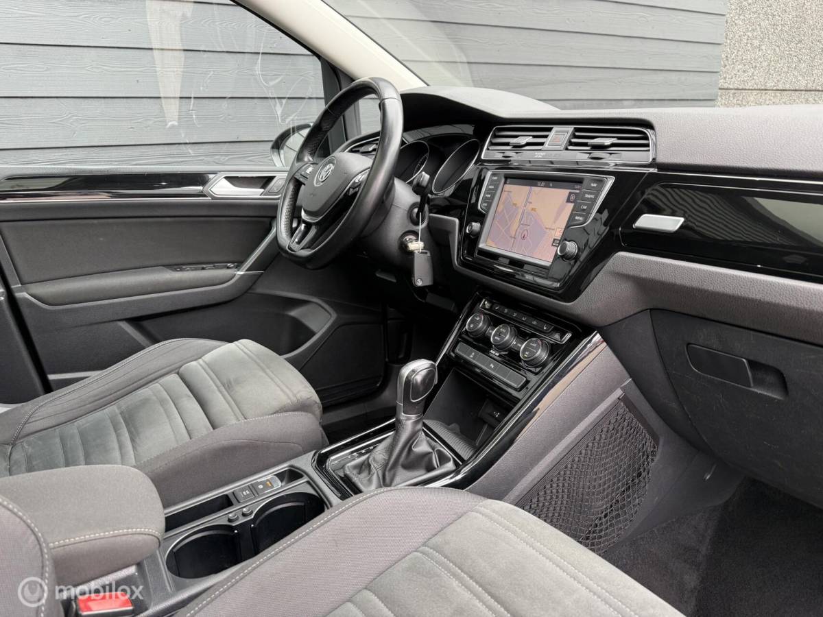 Volkswagen Touran Volkswagen Touran 1.4 TSI DSG Highline Pano.dak/Trekhaak/Camera