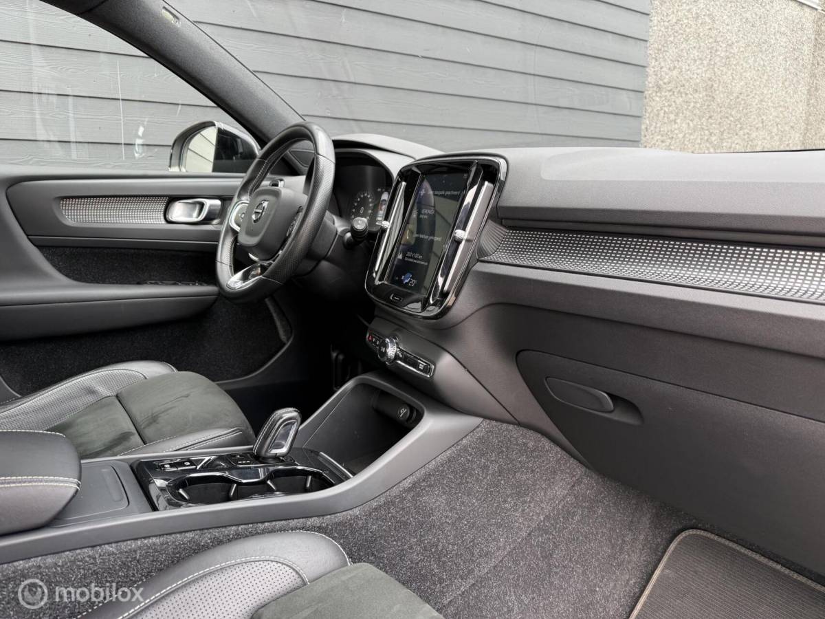 Volvo XC40 Volvo XC40 2.0 T4 R-Design 190PK LED/Clima/Cruise/Elektr.pakket
