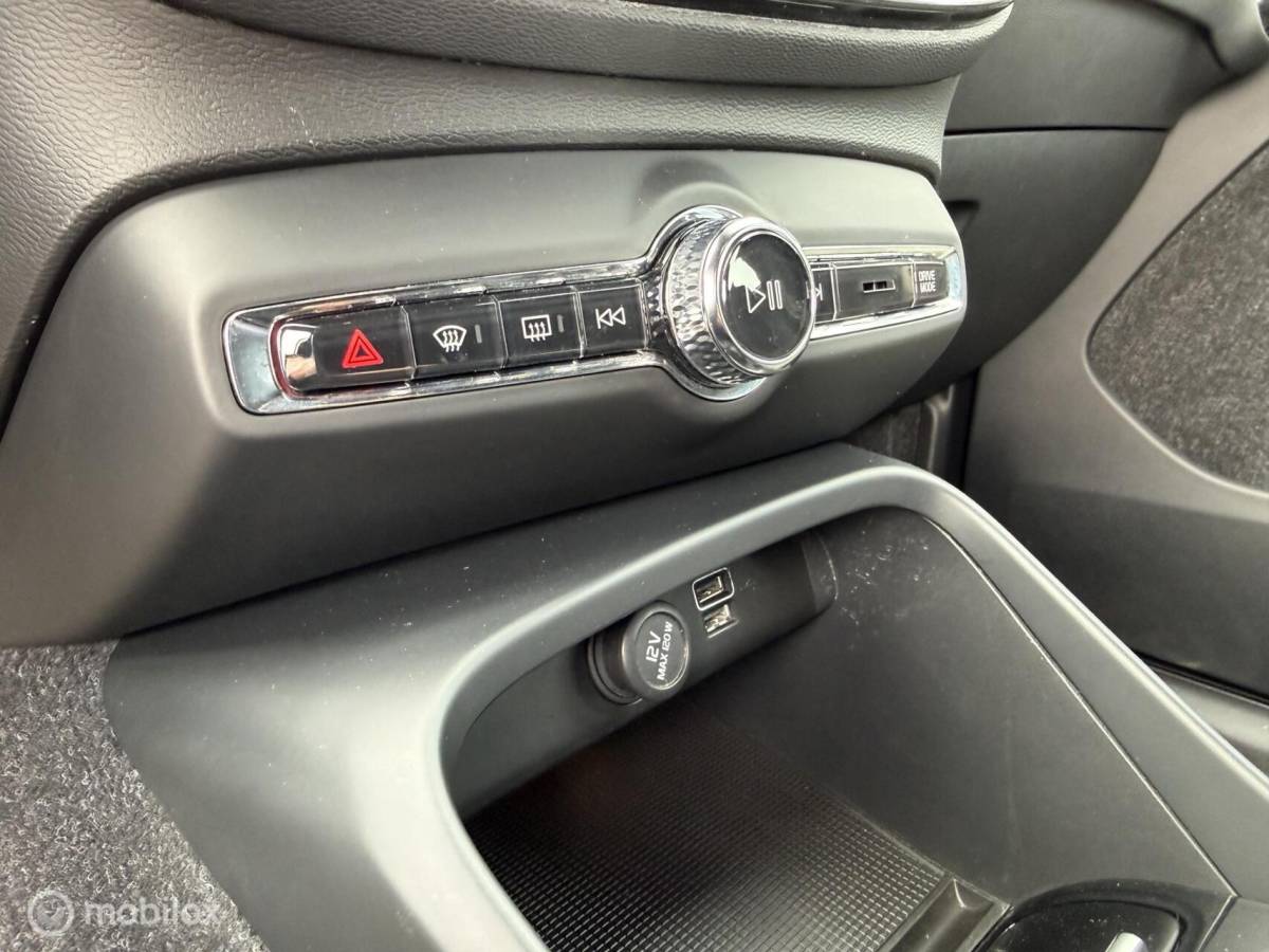 Volvo XC40 Volvo XC40 2.0 T4 R-Design 190PK LED/Clima/Cruise/Elektr.pakket