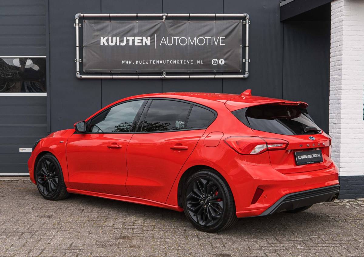 Ford Focus Ford Focus 1.0 EcoBoost ST Line / Automaat / LED / HUD / Winter pack!