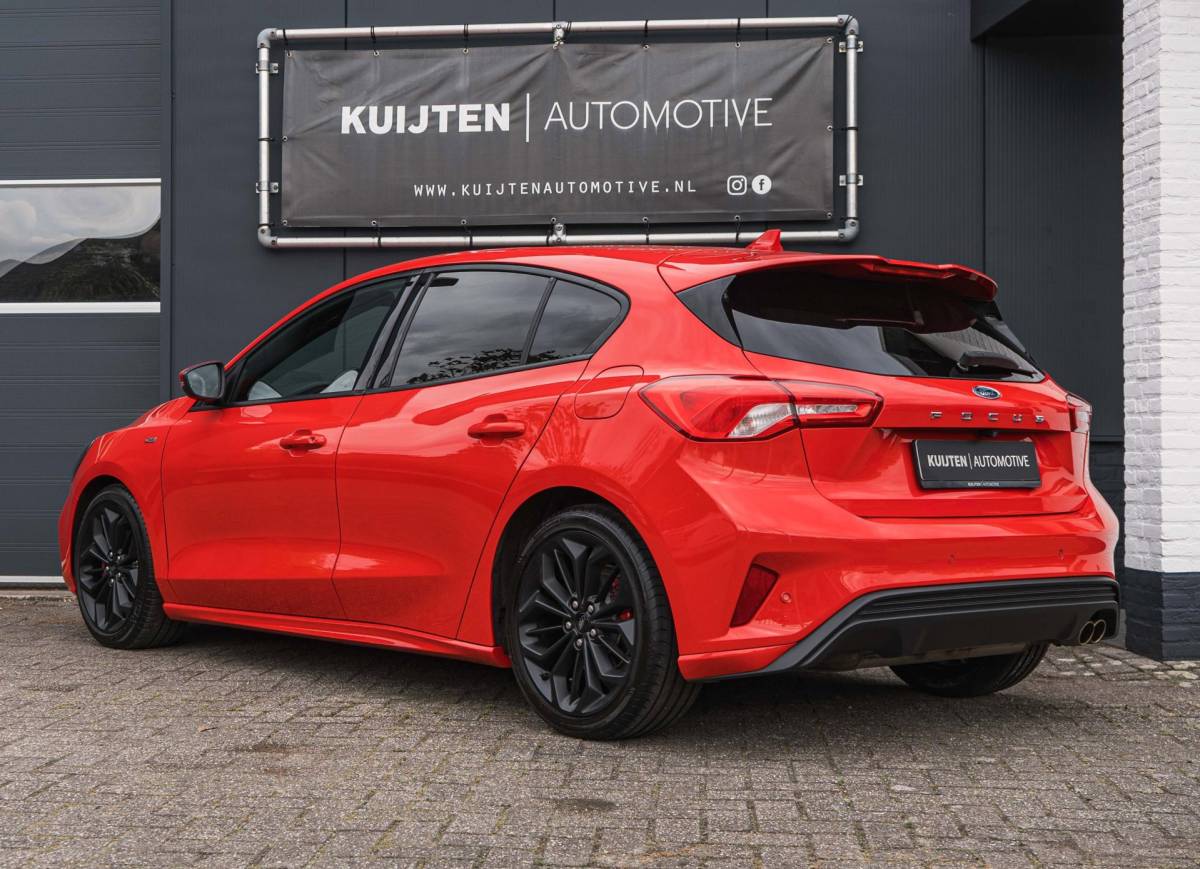 Ford Focus Ford Focus 1.0 EcoBoost ST Line / Automaat / LED / HUD / Winter pack!