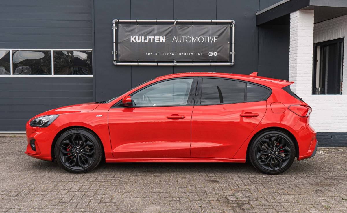 Ford Focus Ford Focus 1.0 EcoBoost ST Line / Automaat / LED / HUD / Winter pack!