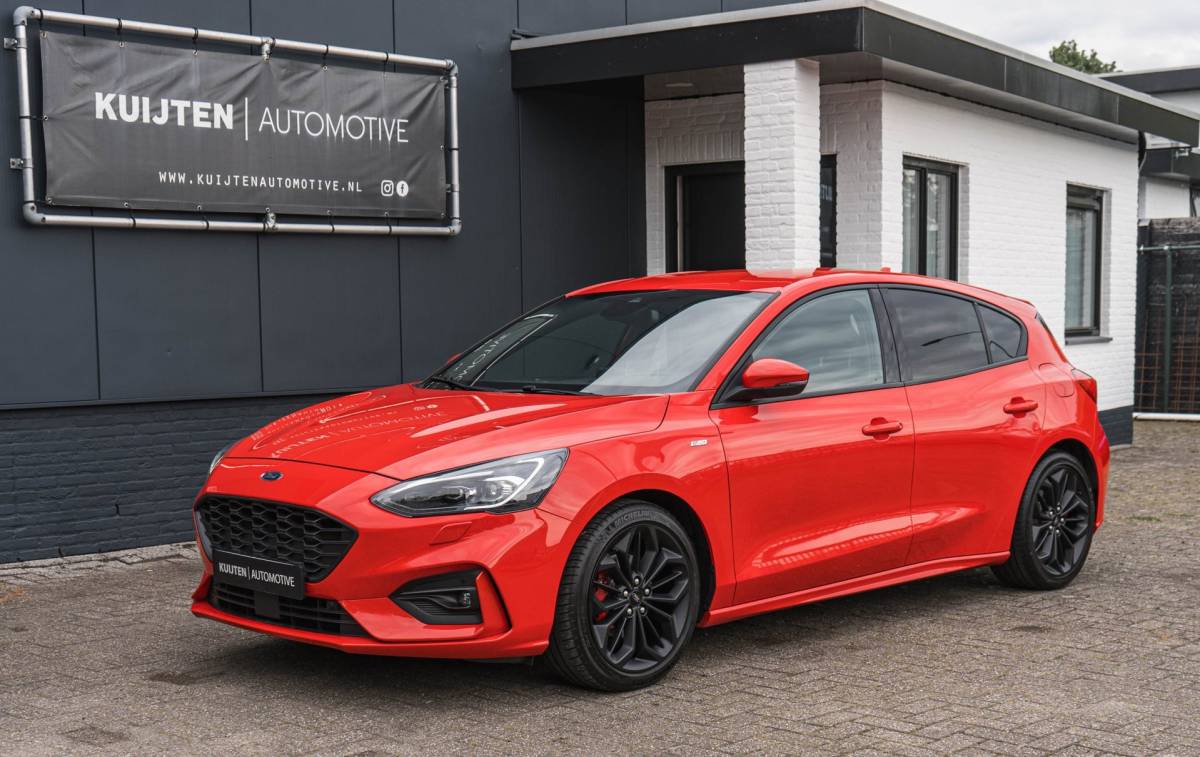 Ford Focus Ford Focus 1.0 EcoBoost ST Line / Automaat / LED / HUD / Winter pack!