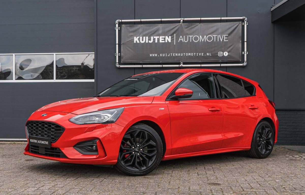 Ford Focus Ford Focus 1.0 EcoBoost ST Line / Automaat / LED / HUD / Winter pack!