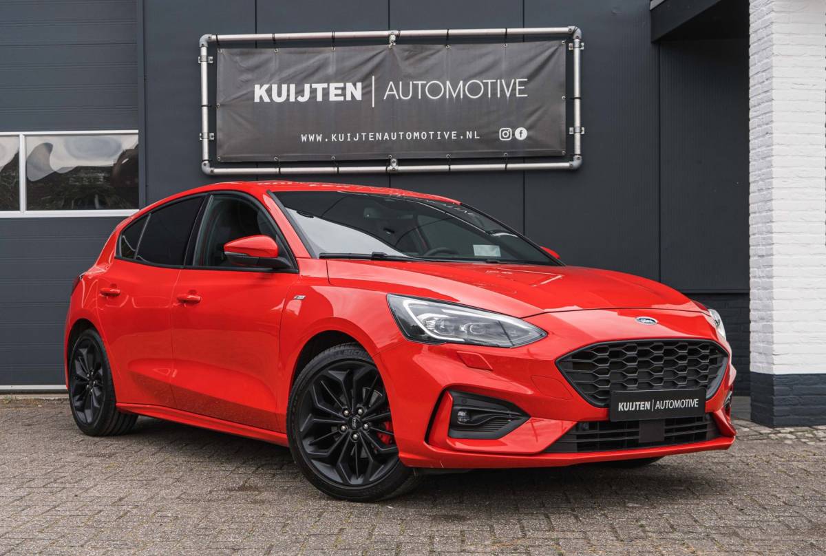 Ford Focus Ford Focus 1.0 EcoBoost ST Line / Automaat / LED / HUD / Winter pack!