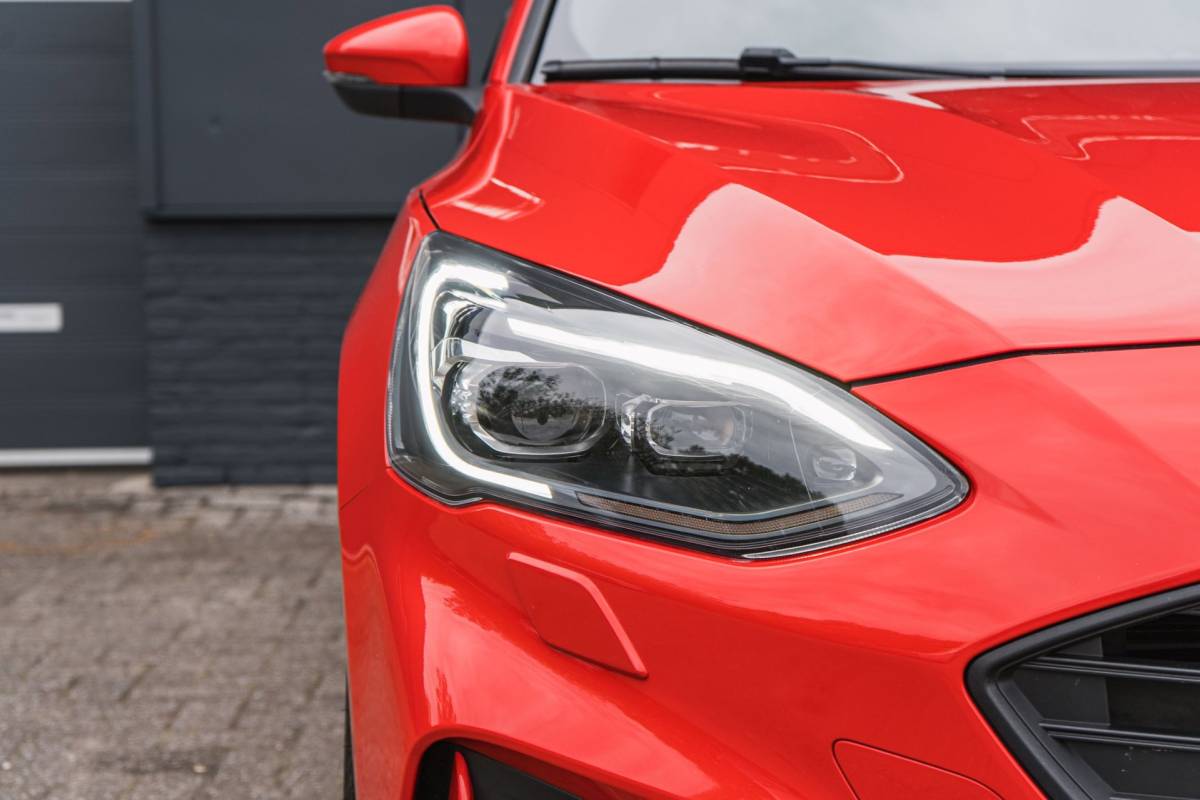 Ford Focus Ford Focus 1.0 EcoBoost ST Line / Automaat / LED / HUD / Winter pack!