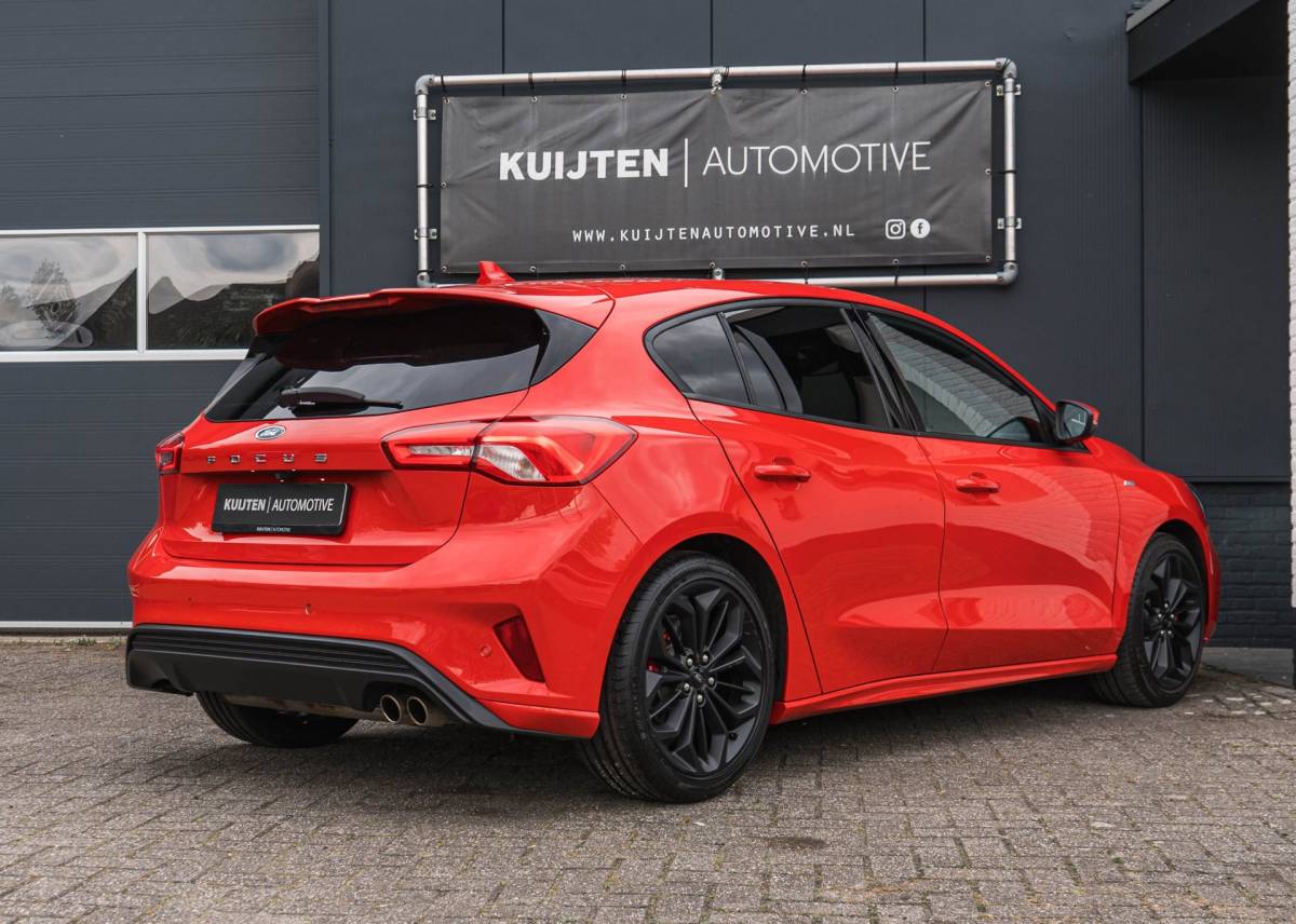 Ford Focus Ford Focus 1.0 EcoBoost ST Line / Automaat / LED / HUD / Winter pack!