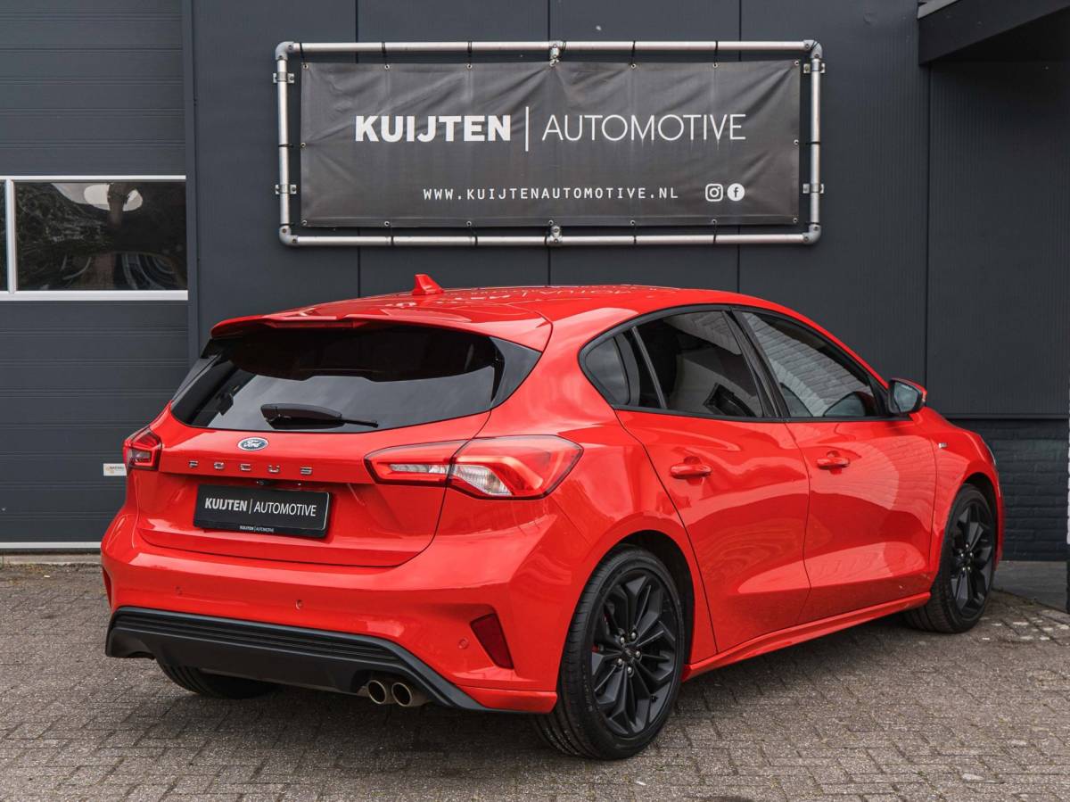 Ford Focus Ford Focus 1.0 EcoBoost ST Line / Automaat / LED / HUD / Winter pack!