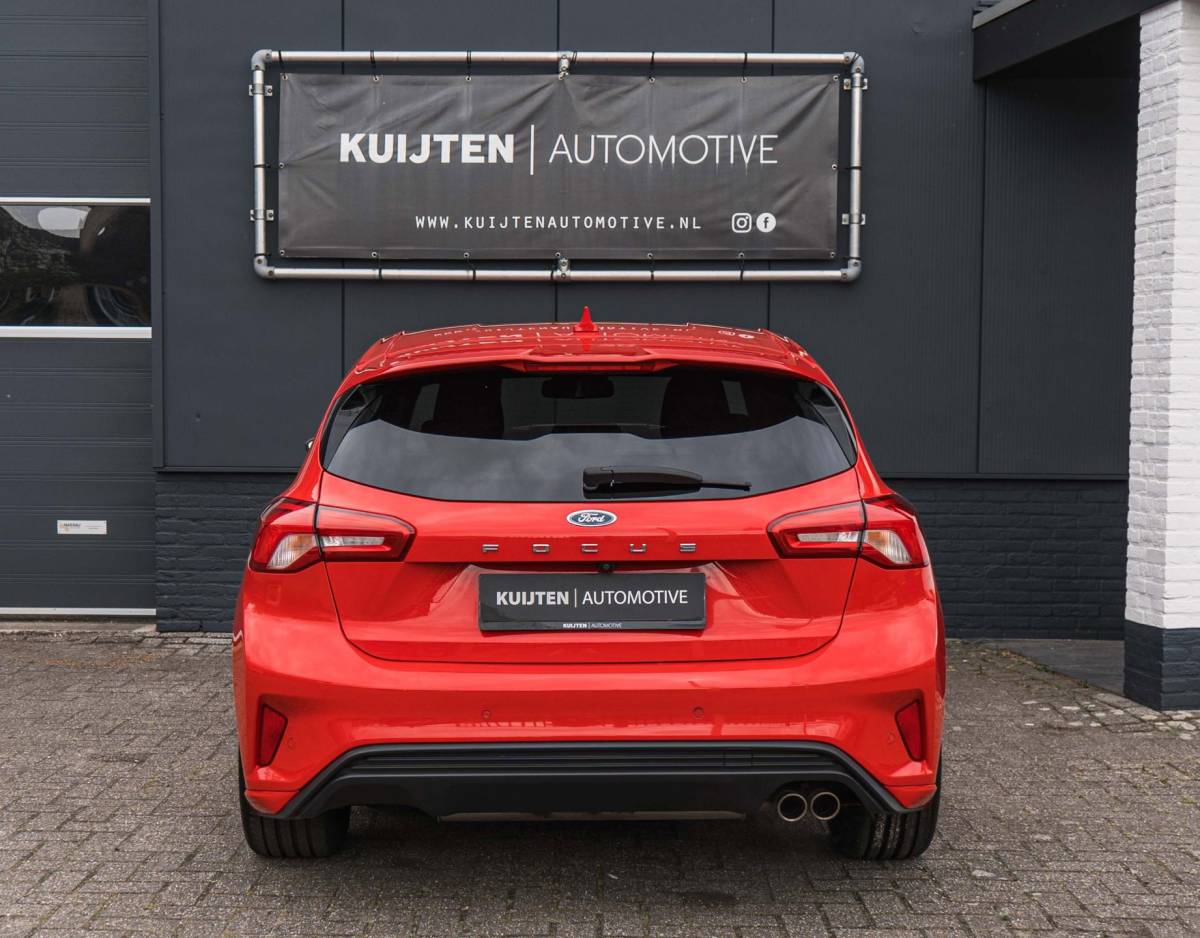 Ford Focus Ford Focus 1.0 EcoBoost ST Line / Automaat / LED / HUD / Winter pack!