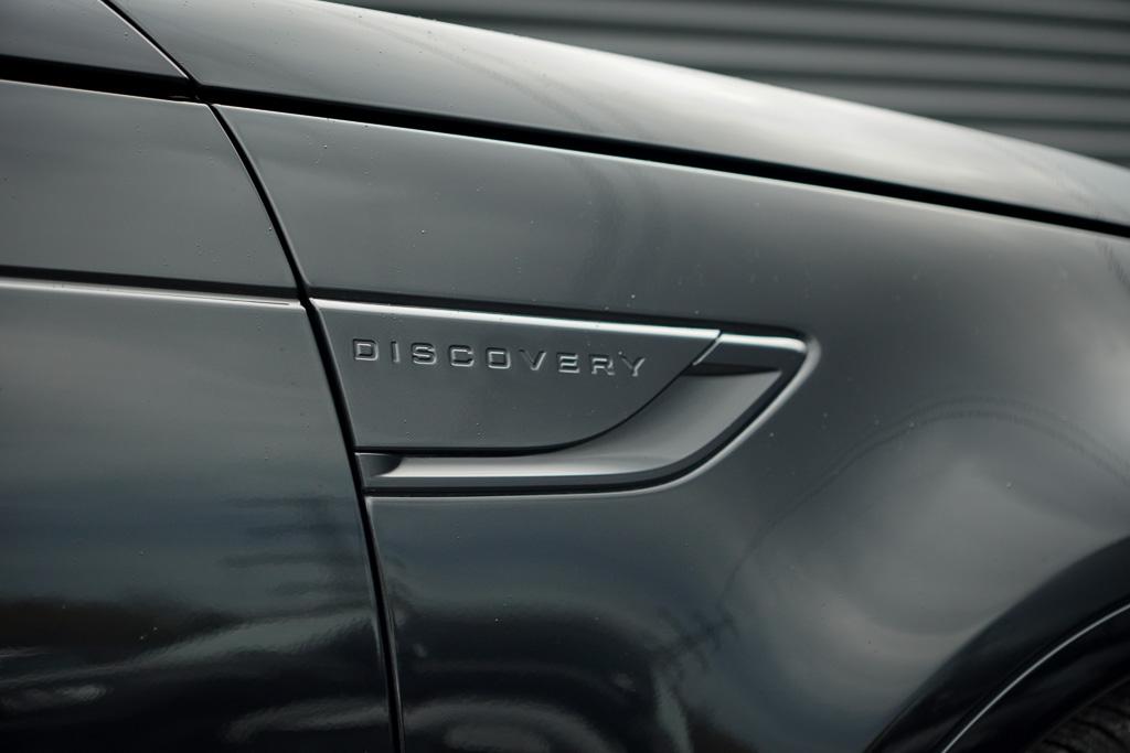 Land Rover Discovery Land Rover Discovery 3.0 D250 R-Dynamic SE / VAN / Pano / Trekhaak / Grijs Kenteken / Excl BTW
