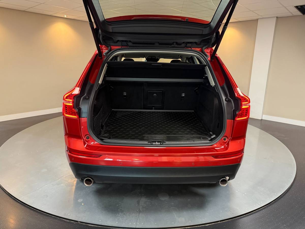 Volvo XC60 Volvo XC60 2.0 T8 Twin Engine AWD Momentum Pro *392Pk!* Pano|Leer|Carplay|Navi|Adapt.Cruise