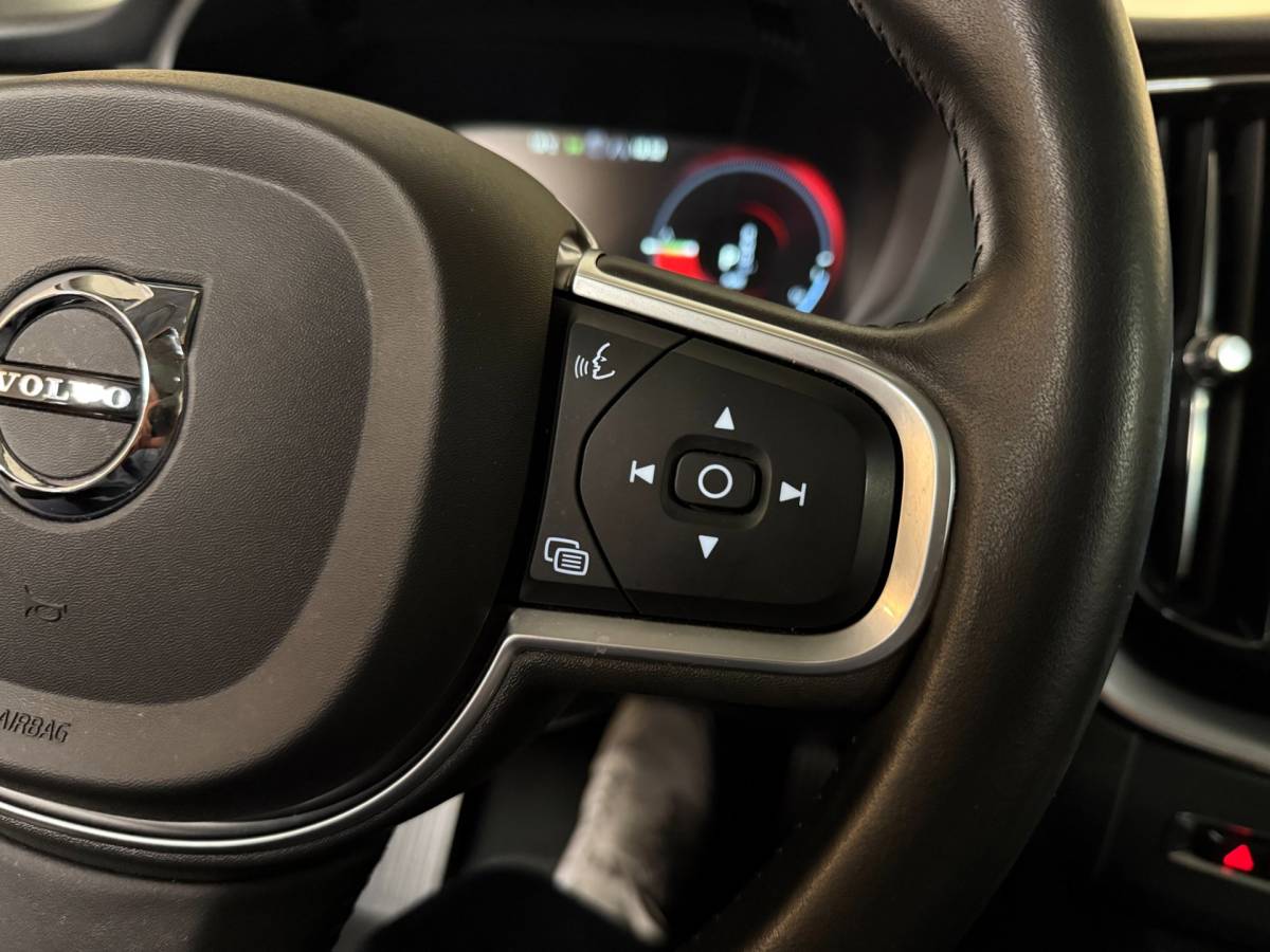 Volvo XC60 Volvo XC60 2.0 T8 Twin Engine AWD Momentum Pro *392Pk!* Pano|Leer|Carplay|Navi|Adapt.Cruise
