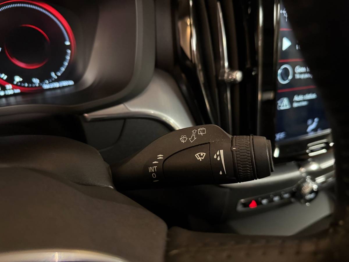 Volvo XC60 Volvo XC60 2.0 T8 Twin Engine AWD Momentum Pro *392Pk!* Pano|Leer|Carplay|Navi|Adapt.Cruise
