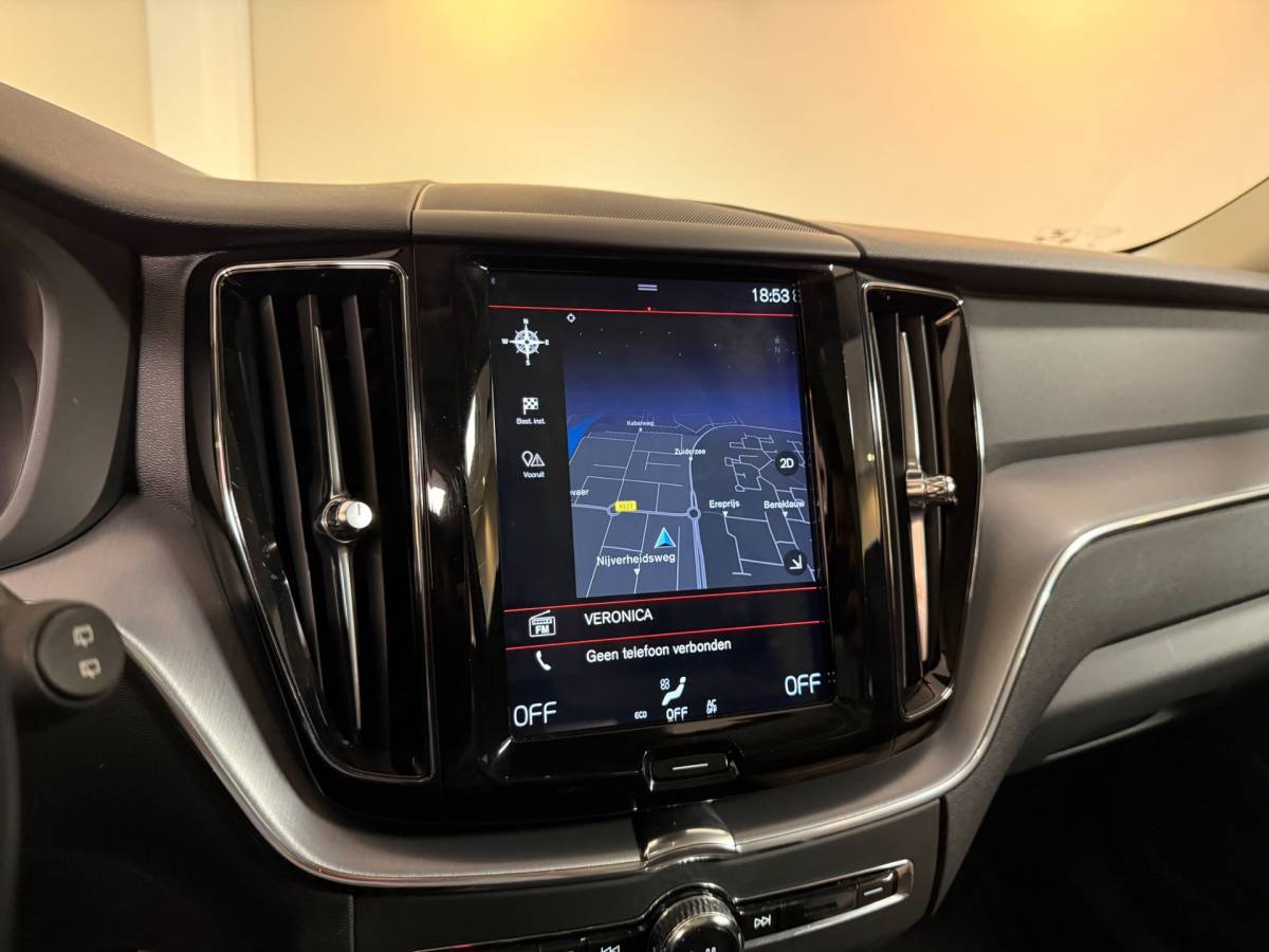 Volvo XC60 Volvo XC60 2.0 T8 Twin Engine AWD Momentum Pro *392Pk!* Pano|Leer|Carplay|Navi|Adapt.Cruise