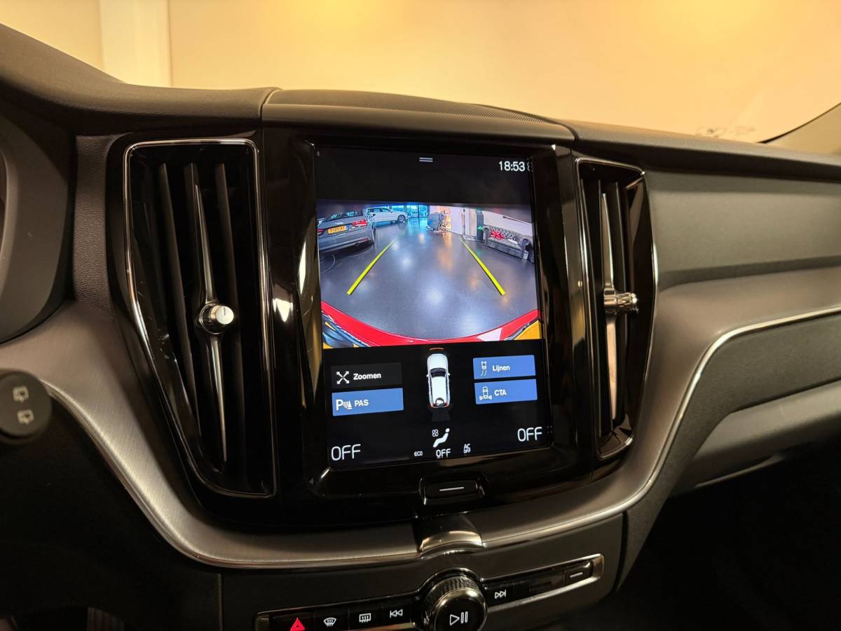 Volvo XC60 Volvo XC60 2.0 T8 Twin Engine AWD Momentum Pro *392Pk!* Pano|Leer|Carplay|Navi|Adapt.Cruise