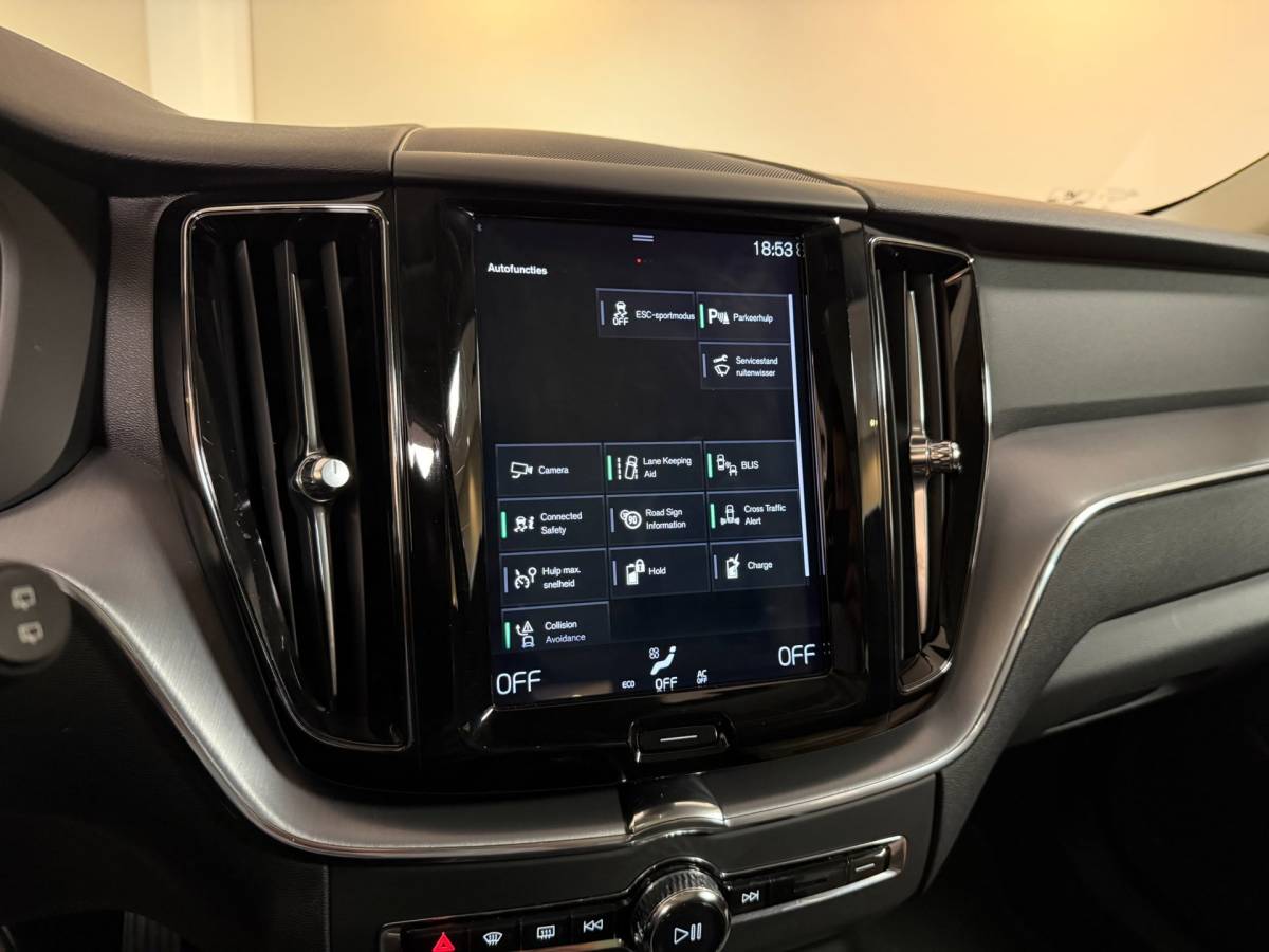 Volvo XC60 Volvo XC60 2.0 T8 Twin Engine AWD Momentum Pro *392Pk!* Pano|Leer|Carplay|Navi|Adapt.Cruise