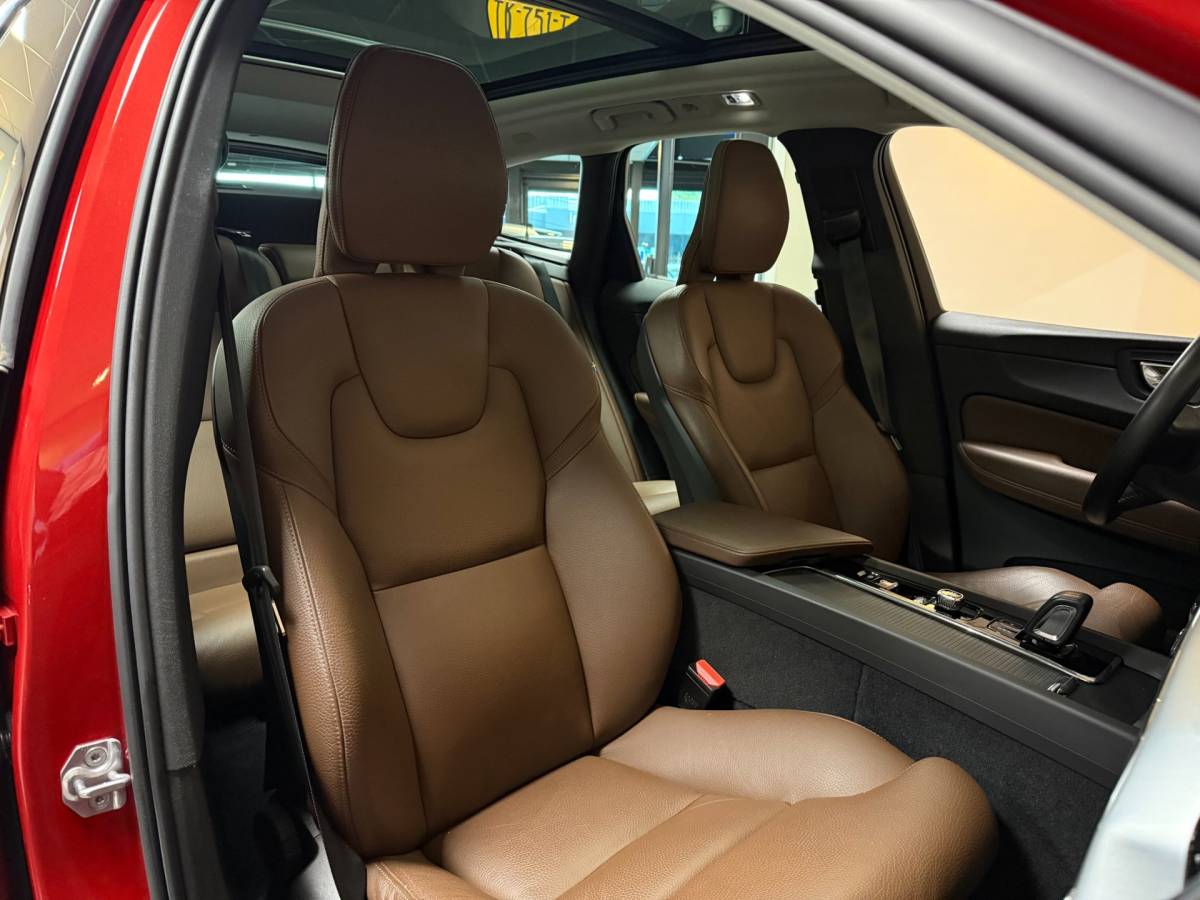 Volvo XC60 Volvo XC60 2.0 T8 Twin Engine AWD Momentum Pro *392Pk!* Pano|Leer|Carplay|Navi|Adapt.Cruise
