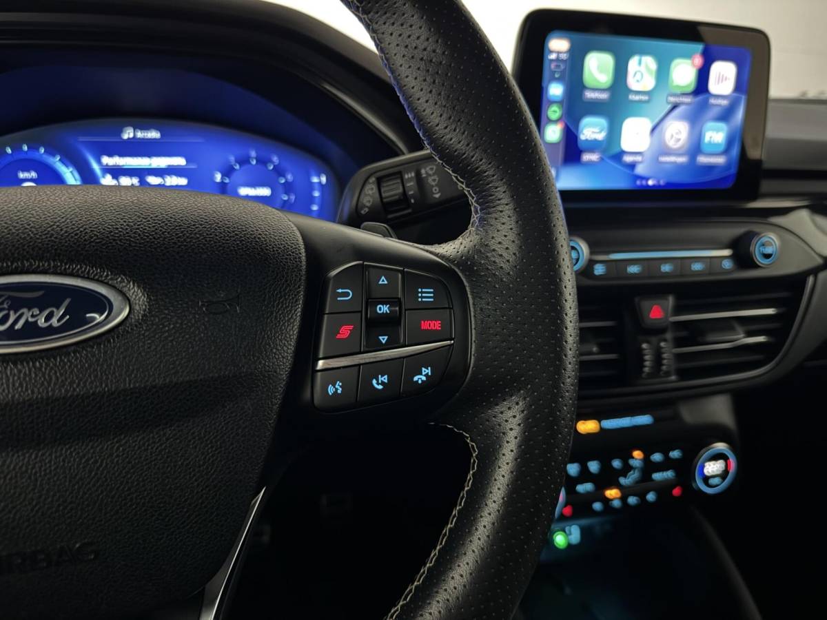 Ford Focus Ford Focus 2.3 EcoBoost ST-3 Pano Camera Recaro Navi Stoelv