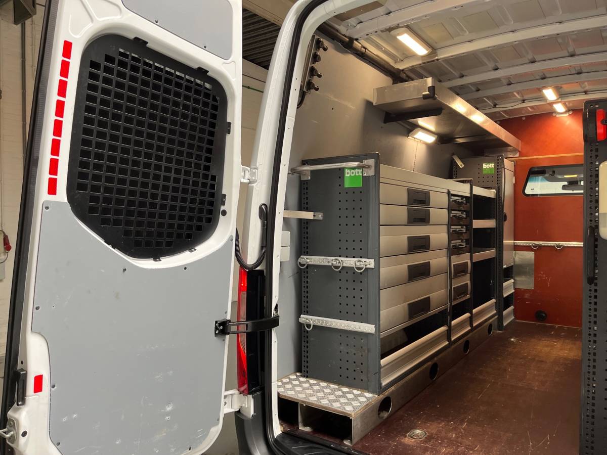 Mercedes-Benz Sprinter Mercedes-Benz Sprinter Automaat Servicewagen 314 2.2 CDI 140PK L2H2 euro6 BOTT Inrichting, Victron V230, Standkachel RIJKLAARPRIJS