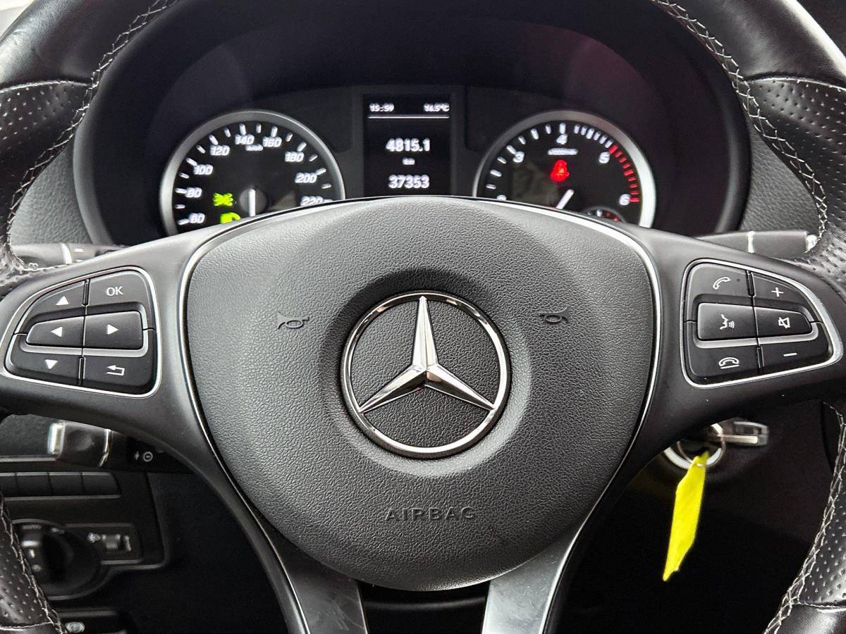 Mercedes-Benz Vito Mercedes-Benz Vito 114 CDI Lang Automaat Apple Carplay Camera Trekhaak Cruise control Airco Bluetooth