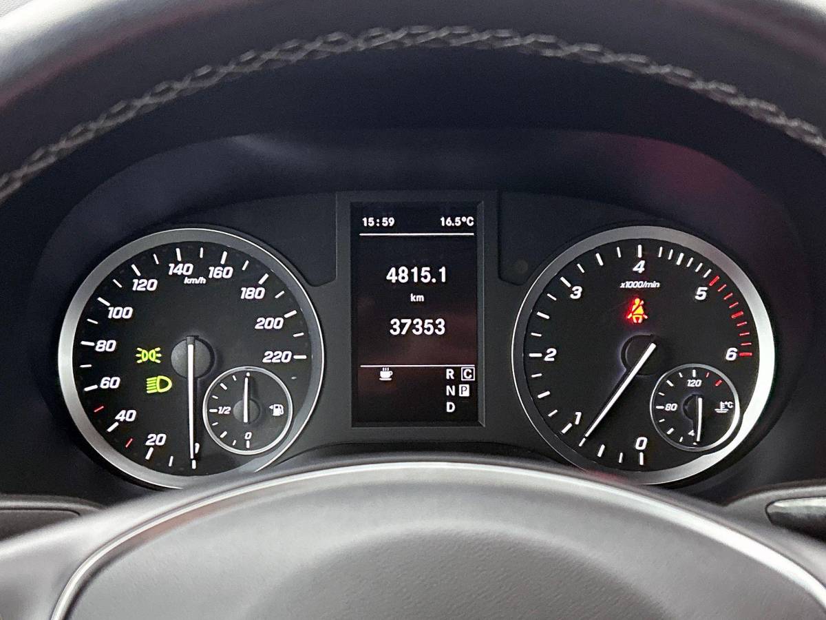 Mercedes-Benz Vito Mercedes-Benz Vito 114 CDI Lang Automaat Apple Carplay Camera Trekhaak Cruise control Airco Bluetooth