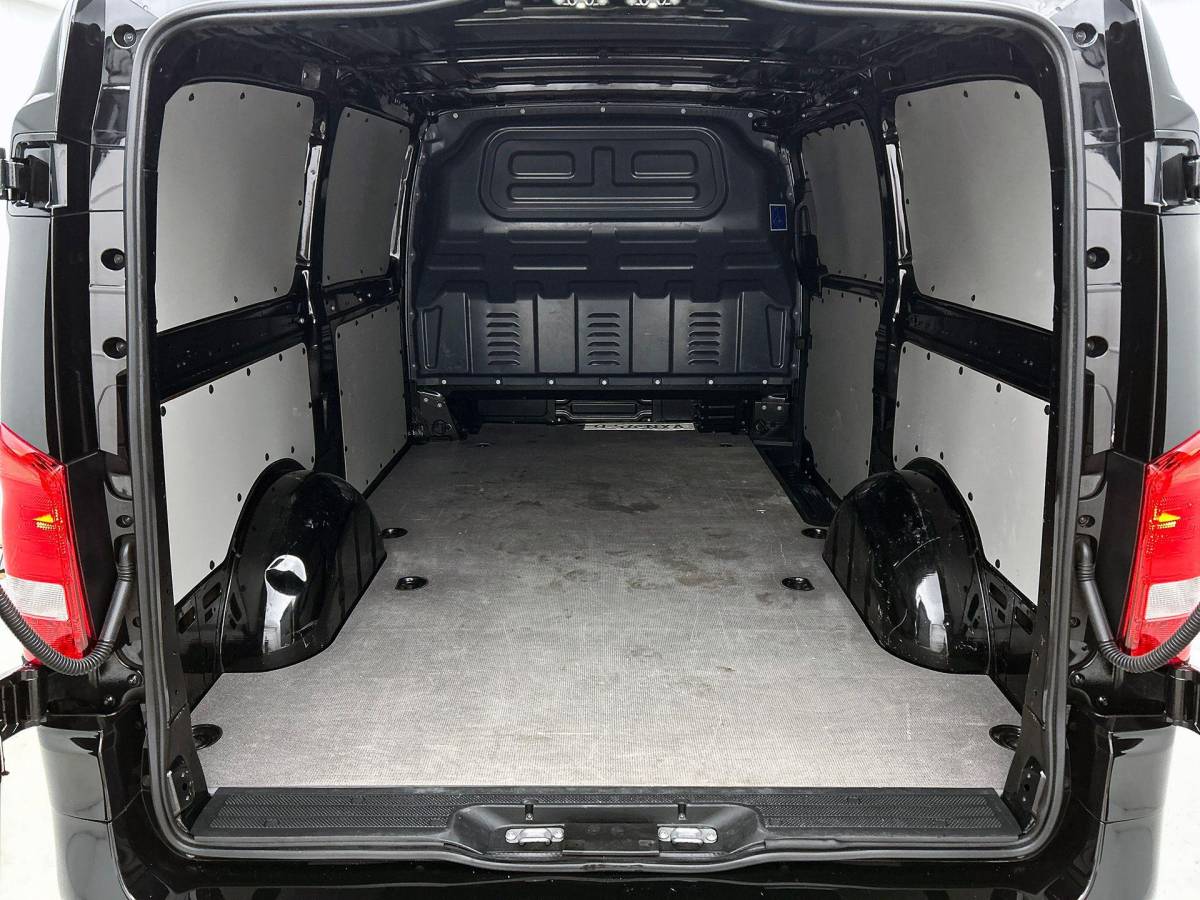 Mercedes-Benz Vito Mercedes-Benz Vito 114 CDI Lang Automaat Apple Carplay Camera Trekhaak Cruise control Airco Bluetooth