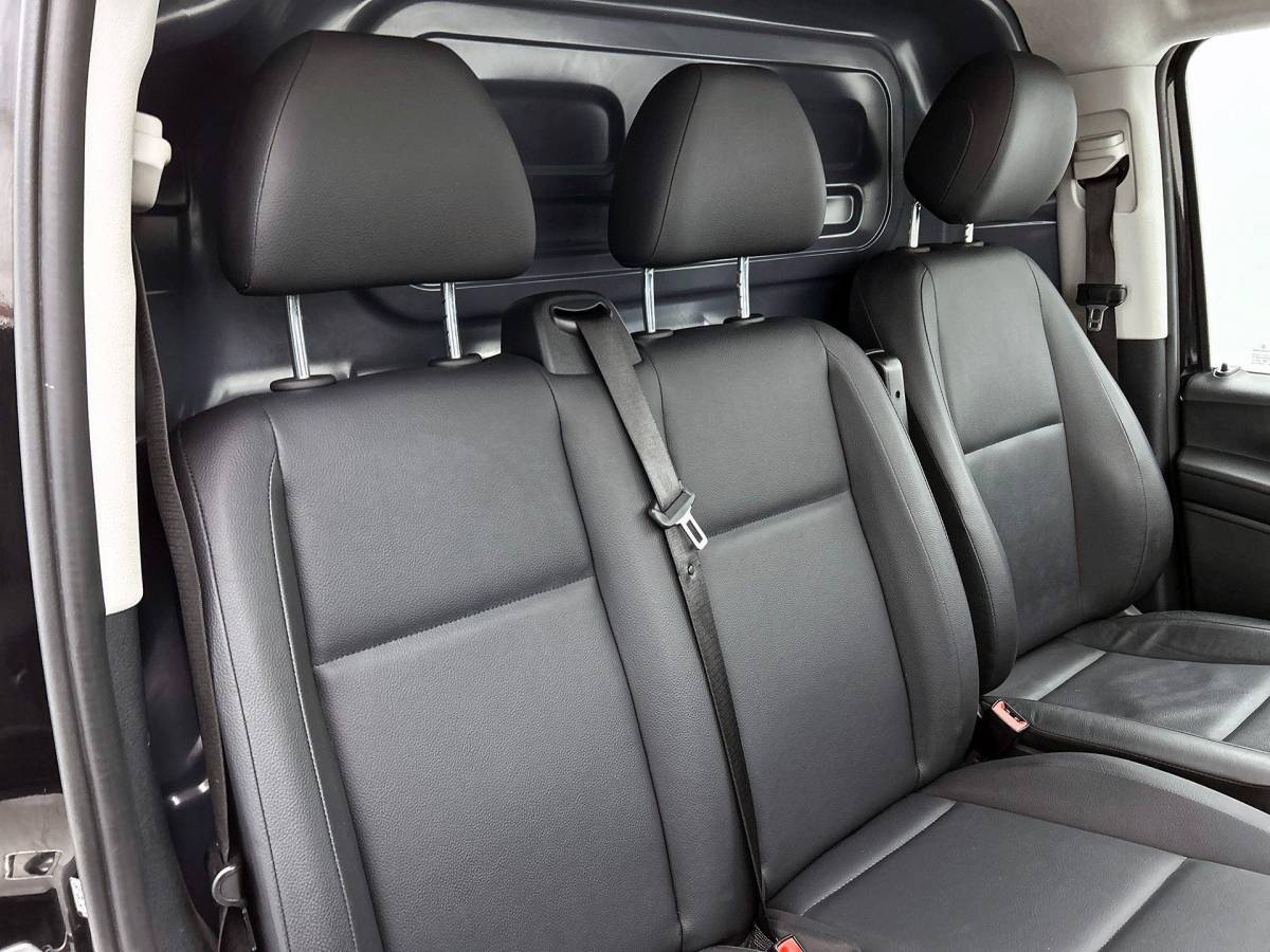 Mercedes-Benz Vito Mercedes-Benz Vito 114 CDI Lang Automaat Apple Carplay Camera Trekhaak Cruise control Airco Bluetooth