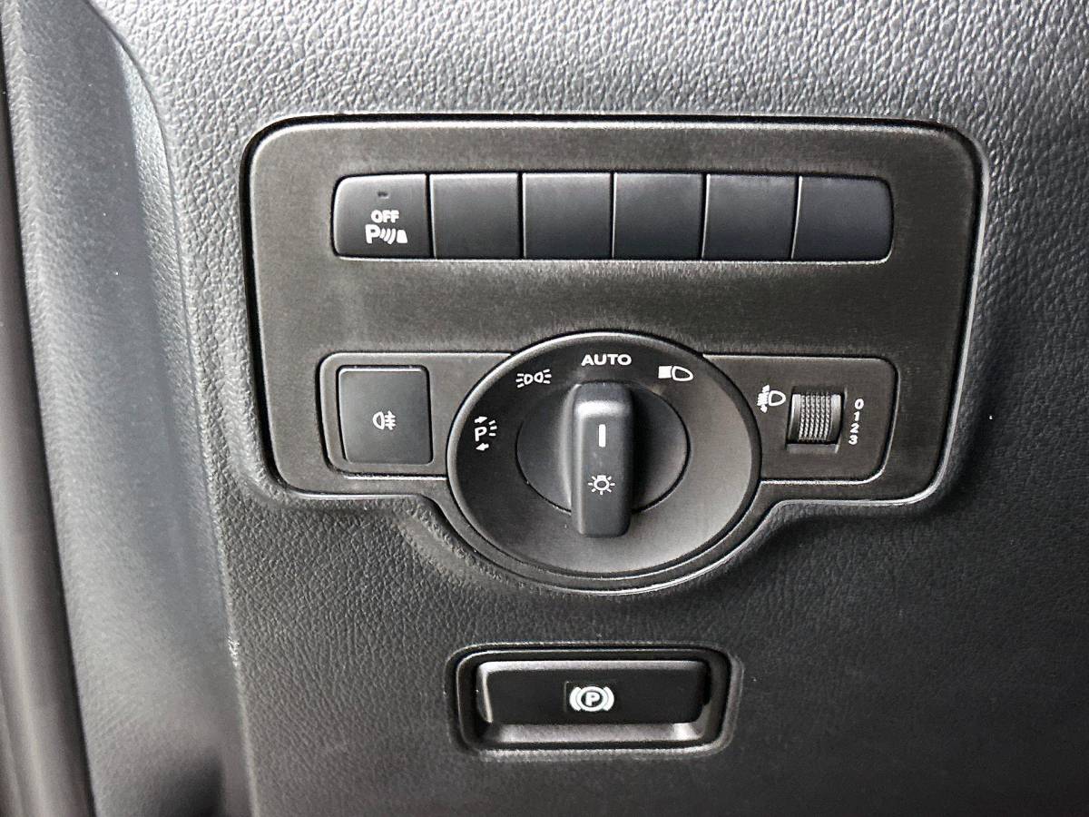 Mercedes-Benz Vito Mercedes-Benz Vito 114 CDI Lang Automaat Apple Carplay Camera Trekhaak Cruise control Airco Bluetooth