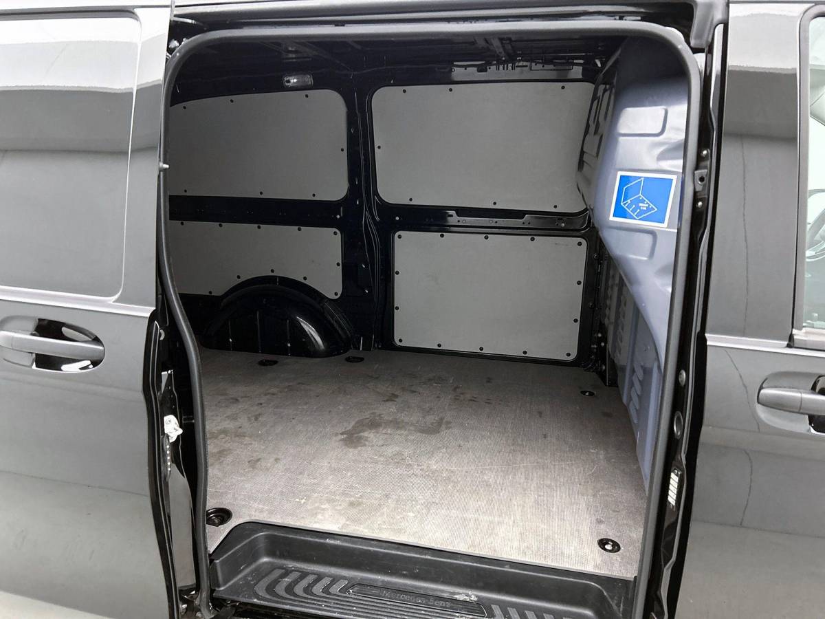 Mercedes-Benz Vito Mercedes-Benz Vito 114 CDI Lang Automaat Apple Carplay Camera Trekhaak Cruise control Airco Bluetooth