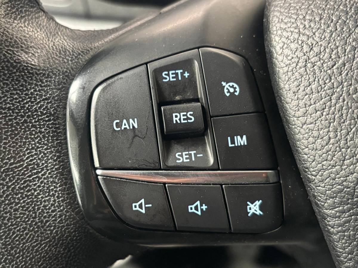 Ford Transit Custom Ford Transit Custom 280 2.0 TDCI L1H1 Trend Airco Navigatie Cruise Control Trekhaak Stoelverwarming
