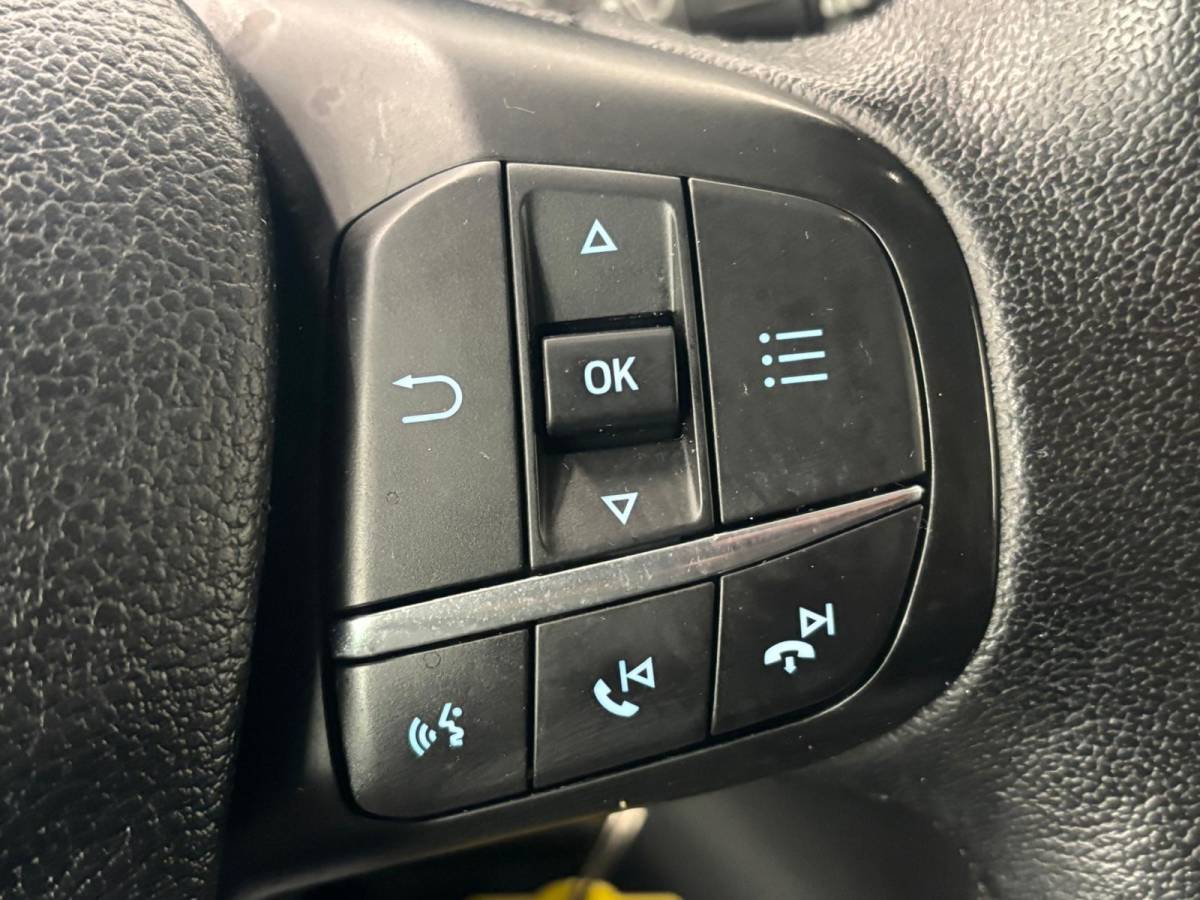 Ford Transit Custom Ford Transit Custom 280 2.0 TDCI L1H1 Trend Airco Navigatie Cruise Control Trekhaak Stoelverwarming