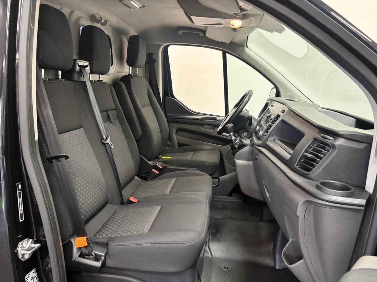 Ford Transit Custom Ford Transit Custom 280 2.0 TDCI L1H1 Trend Airco Navigatie Cruise Control Trekhaak Stoelverwarming