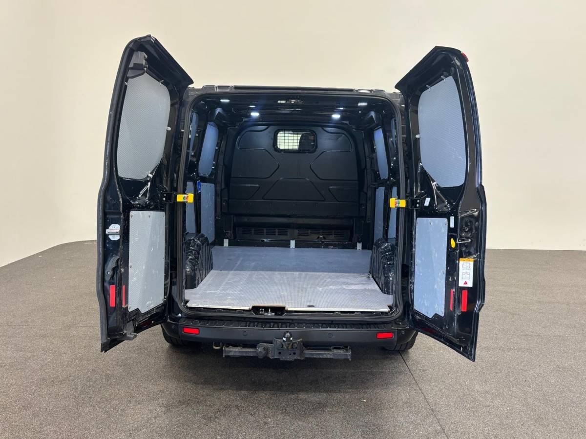 Ford Transit Custom Ford Transit Custom 280 2.0 TDCI L1H1 Trend Airco Navigatie Cruise Control Trekhaak Stoelverwarming