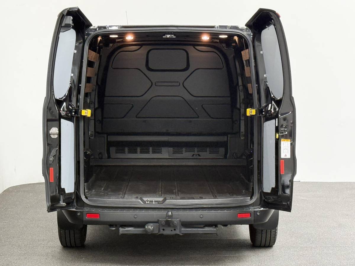Ford Transit Custom Ford Transit Custom 300 2.0 TDCI L2H1 Trend Automaat Airco Navigatie Cruise Control Camera Parkeersensoren
