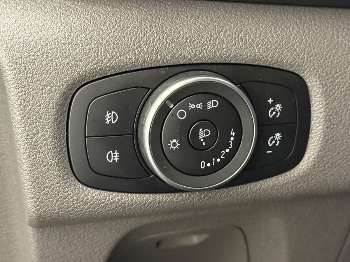 Ford Transit Custom Ford Transit Custom 300 2.0 TDCI L2H1 Trend Automaat Airco Navigatie Cruise Control Camera Parkeersensoren